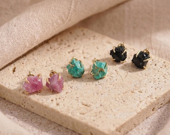 Petites boucles d'oreilles en pierres précieuses brutes rubis turquoise, obsidienne, boucles d'oreilles en cristal de guérison, pierres de naissance, bijoux bohèmes cadeau
