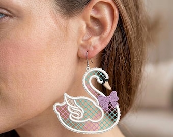 Diseño de bordado de pendientes de cisne de encaje, pendientes de cisne FSL, encaje independiente, elegante pendiente colgante de pájaro, descarga digital para bordado a máquina