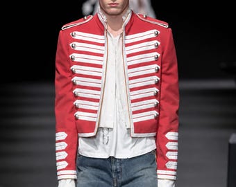 Handgemaakte rode militaire paradejas heren | Huzaarjas in Napoleon-stijl | Op vintage banduniform geïnspireerde blazer | Gothic Prince Fashion-jas