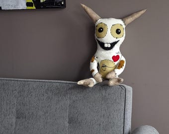Muñeco monstruo de lana hecho a mano, juguete de peluche caprichoso, compañero de cama.