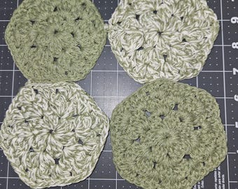 Juego de 4 posavasos de ganchillo (verde/blanco)