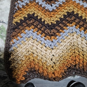 Manta afgana de punto musgo ondulado, tejida a crochet: tonos grises y marrones, hilo acrílico (66 x 130 cm) imagen 1