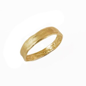 Women  gold ring. 14k matte gold Hand Molded wedding band. Natural design wedding ring. Unisex wedding band. Yellow gold ring .mens band