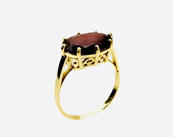 14k massive Gold Victorian garnet ring. gold wedding ring. anniversary gift ideas. garnet jewelry.  antique gold ring. Vintage garnet ring.