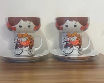 Juego de tazas de té vintage Norcrest con la imagen de una chica en bicicleta - MCM Japón