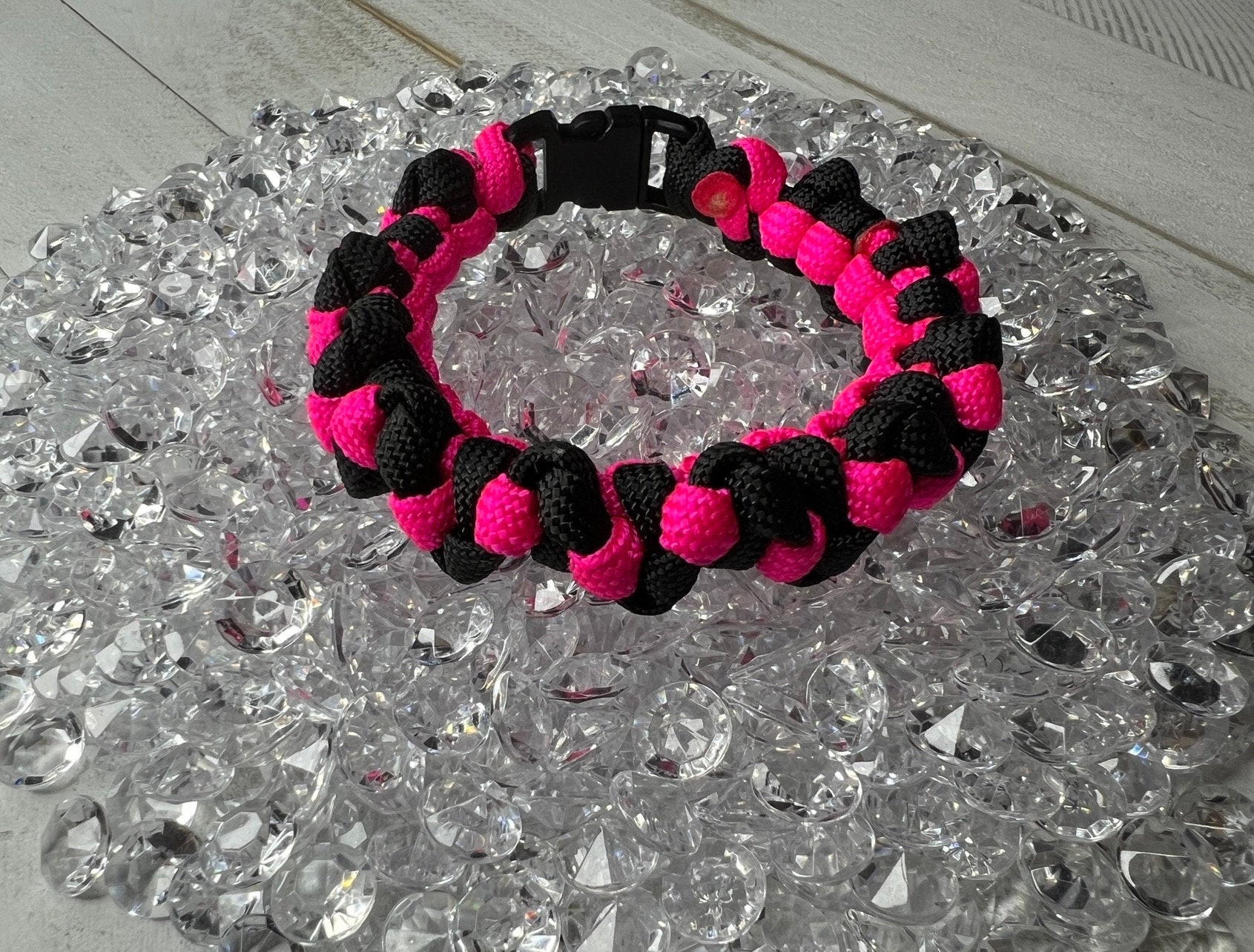 Flower Paracord Bracelet - Etsy