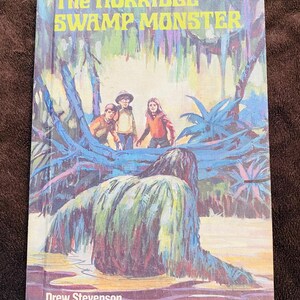 恐ろしい沼の怪物 - ヴィンテージハードカバー本