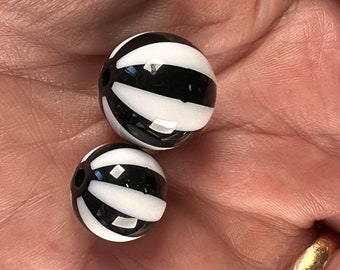 6 -  Black and white striped bead