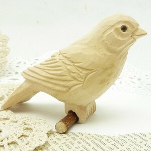 hand carved wooden bird 3 1/2 "x 3 1/2"  x 2"