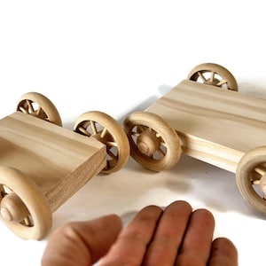 引っ張るおもちゃなどに使える木製カートをDIYで作ります。