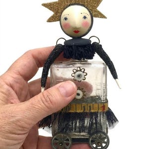 Kit de técnica mixta para muñecas modificadas, clase de arte con botellas vintage, diseños de Julie Haymaker imagen 2