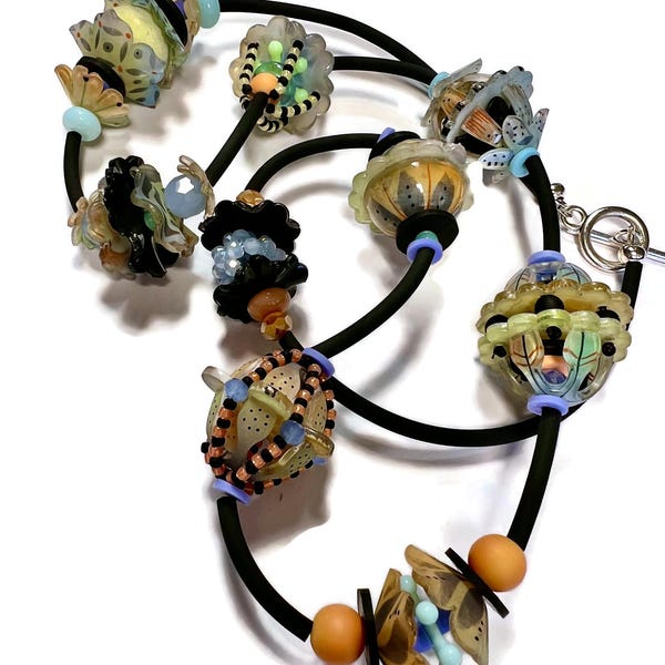 Dots and Dashes A shrink plastic necklace ki