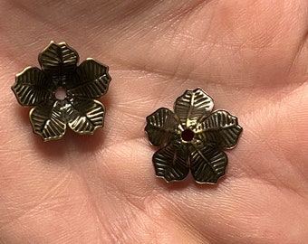 30, 5 petal brass bead cap