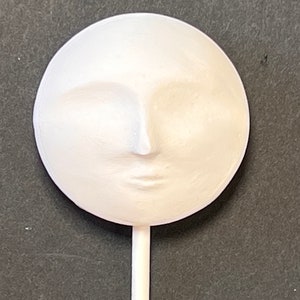 Cabeza de muñeca DIY. Técnica mixta, lista para modificar su forma, redonda de 5 cm (2 pulgadas), moldeada a mano en yeso, parte posterior plana. imagen 4
