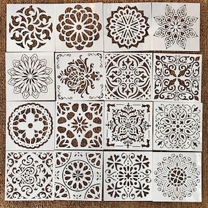 Juego de plantillas de mandala con patrones florales geométricos para proyectos de manualidades. Juego de 16 hojas de 15 x 15 cm. Plástico lavable.