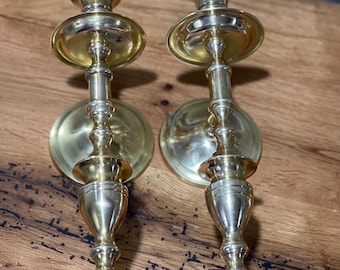 Par de arandelas de parede vintage em latão, 28 cm de altura.