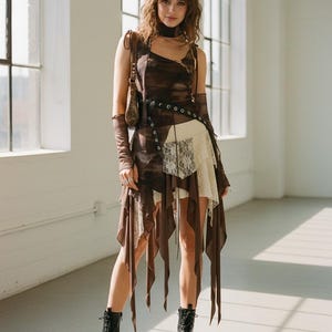 Ensemble caraco marron bohème à franges et mini jupe à volants, tenue asymétrique en patchwork de dentelle transparente, tenue de festival pour femme, tenue de Coachella,