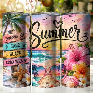 以下が含まれることがあります： Sunshine、Sand、Beach、Good Vibesと書かれた木製の看板があるカラフルなビーチシーンが描かれた円筒形のタンブラー。ヒトデ、ハート型のサングラス、ピンクと黄色のハイビスカスの花、そしてSummerという文字がデザインされています。