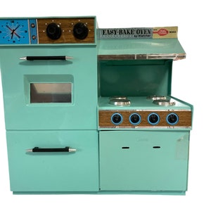 Vintage Easy Bake Oven Kenner Betty Crocker Edition 1960s Works