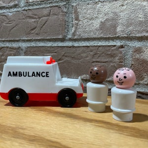 Fisher Price Little People Ambulance and Two Medical Staff, Doctors or Dentists Fisher Price 126