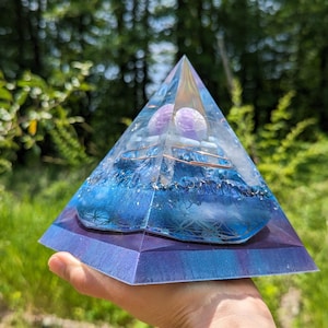 Blue Orgonite with Aquamarine and Flower of Life