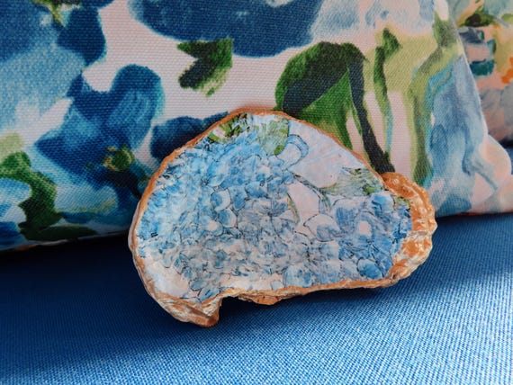 Homemade Oyster Shell Ring Dish || Personalizations & Gold