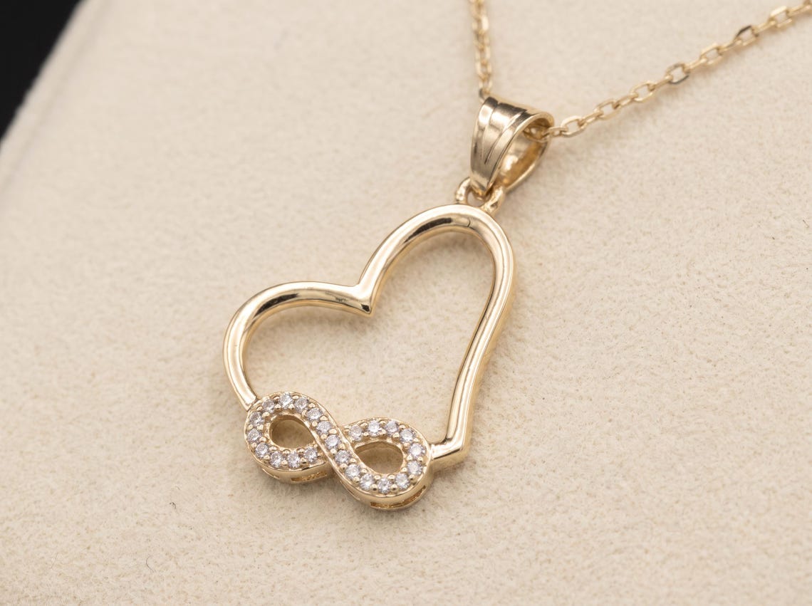 Infinity Symbol Jewelry Meaning: The Lemniscate, Love and Gift Ideas