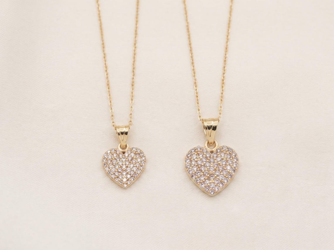 Dainty Gold Necklace Guide: Delicate Necklaces for Everyday Wear