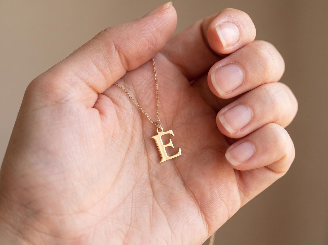 Gold Initial Necklace Guide: Choosing Letters, Styles and Layering