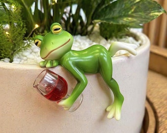 Miniature Frog Figurines Plant Decorations for Pots, Funny Frog Garden Decor Outdoor Gifts Women Frog Statue Planter Hugger