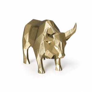 Bull and Bear Statue Set, Low-Poly Wall Street Finance Decor Bull Only