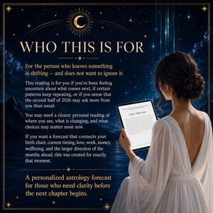 Op de afbeelding: Een digitale tablet met een kaartoverzicht tegen een donkerblauwe sterrenhemel. De tekst luidt: WHO THIS IS FOR, For the person who knows something is shifting, en een gepersonaliseerde astrologische voorspelling voor wie behoefte heeft aan helderheid.