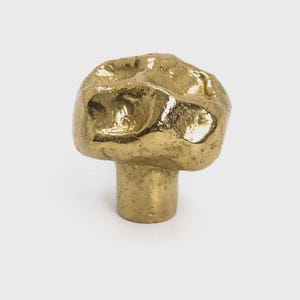 Mosiężna, ręcznie robiona gałka do szuflady – luksusowe okucia meblowe