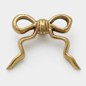 真鍮製弓形キャビネットノブ – 高耐久性引き出し取っ手、高級キッチン金具