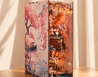 Kit de diorama para rincón de lectura Sakura DIY: casa japonesa en miniatura con decoración LED de flores de cerezo.