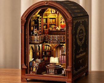 Diorama de biblioteca con rincón de lectura, escena de librería en miniatura, inserto para estantería, decoración, regalo para lectores, luz cálida.