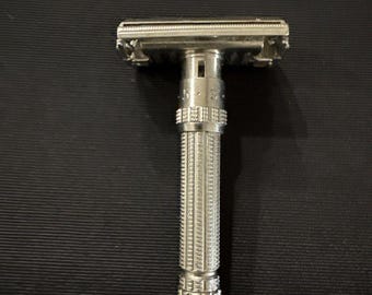Vintage Gillette Adjustable Safety Razor 1-9 Dial Double Edge DE USA M2-1967