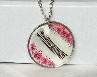 Aandenkensieraad | Hanger van 20 mm met een plukje babyhaar, paardenhaar, dierenhaar of dierenas.