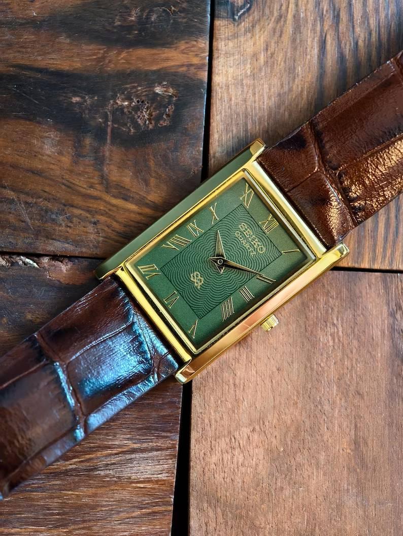 Reloj Seiko Tank vintage para hombre, caja rectangular, esfera verde con números romanos, restaurado. imagen 9
