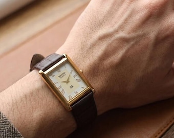 Zeldzaam vintage Seiko tankhorloge | Gouden kast Romeinse cijfers wijzerplaat | Bruine leren band | Gerenoveerd