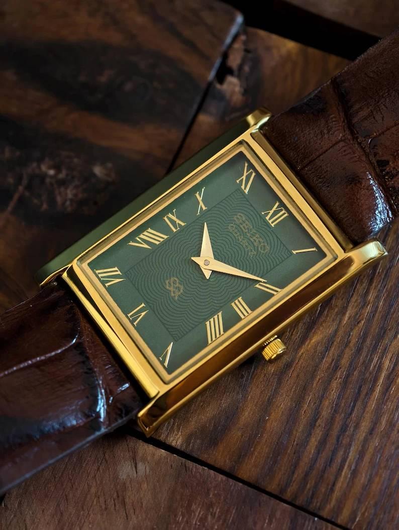 Reloj Seiko Tank vintage para hombre, caja rectangular, esfera verde con números romanos, restaurado. imagen 5
