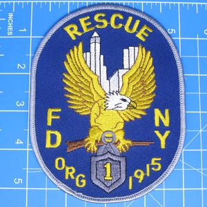Distintivo con l'aquila del FDNY Rescue 1