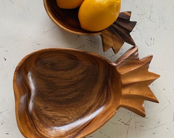 Wooden pineapple bowls, set of 2, hand carved, boho decor, Polynesian style, tiki bar, serving dishes, kitsch style, wooden fruit, dining