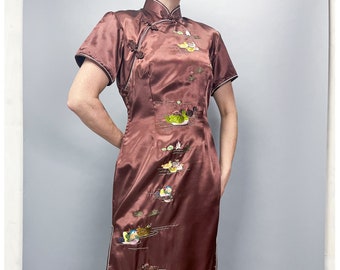 Embroidered Cheongsam Dress | Vintage 70's Brown Satin Dress with Duck Embroidery | Size Large