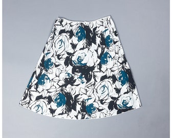 Y2K Floral Skirt | Vintage Black, Blue & White Sketched Large Flower Patterned A-Line Skirt | Size Small