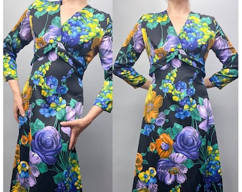 Floral Maxi Dress | Vintage 70's Semi Formal Long Sleeve Gown with Bold Flower Print | Size Medium