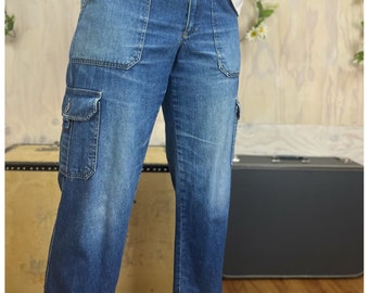 Capri Cargo Pants | Vintage 90's Blue Denim Women's Three Quarter Jeans | Oversized Pockets | Size Medium 32" Waist