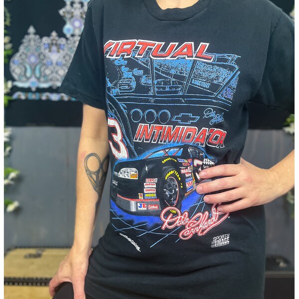 Vintage Nascar T-Shirt | 90's Black Dale Earnhardt 1997 Large Front Graphic Screen Print Tee | Size Medium