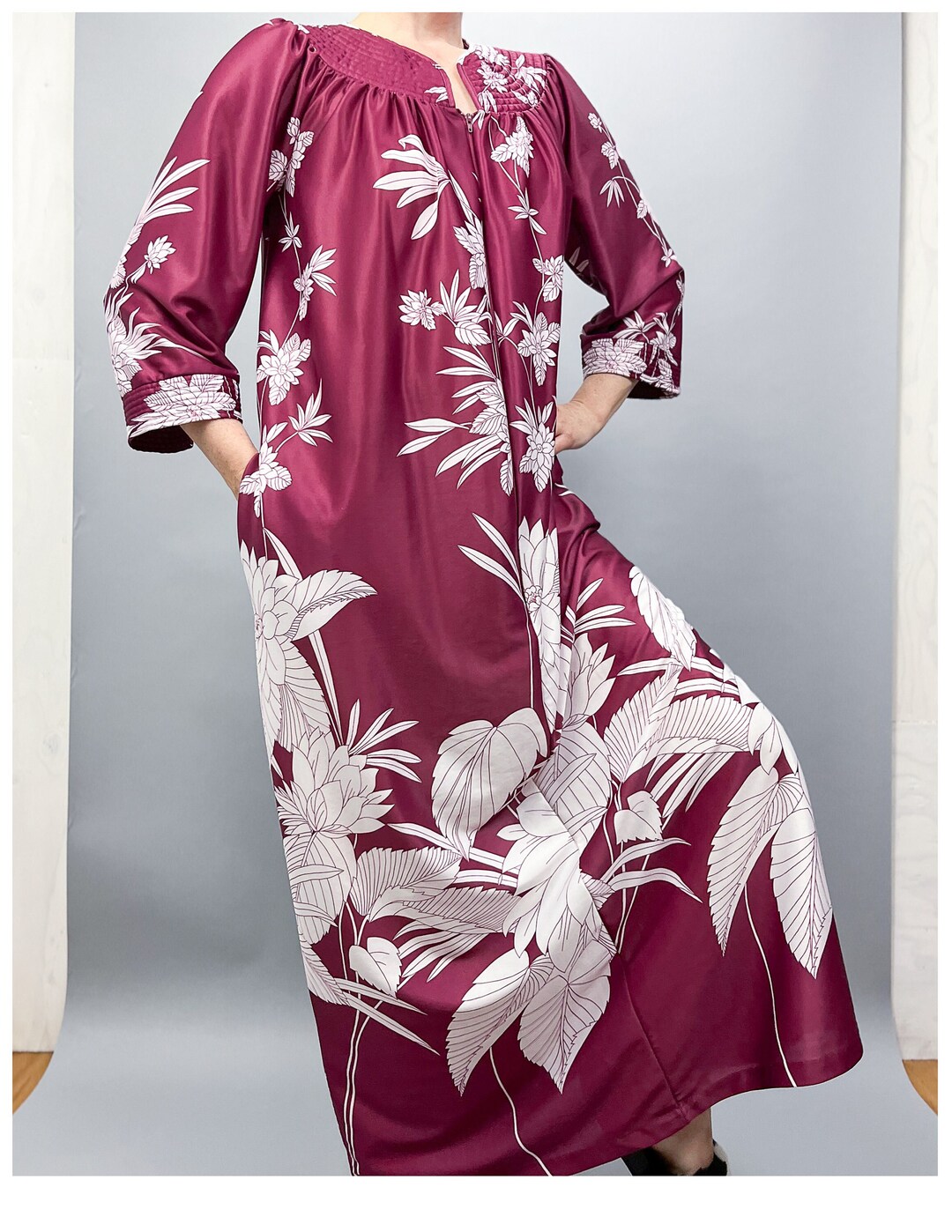 Vintage Dressing Gown 70's Wine & White Tropical Floral Print Long