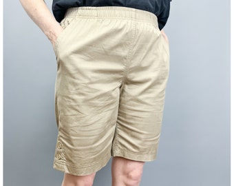 Vintage Walking Shorts | 90's Beige Women's Knee Length Shorts | Size Medium